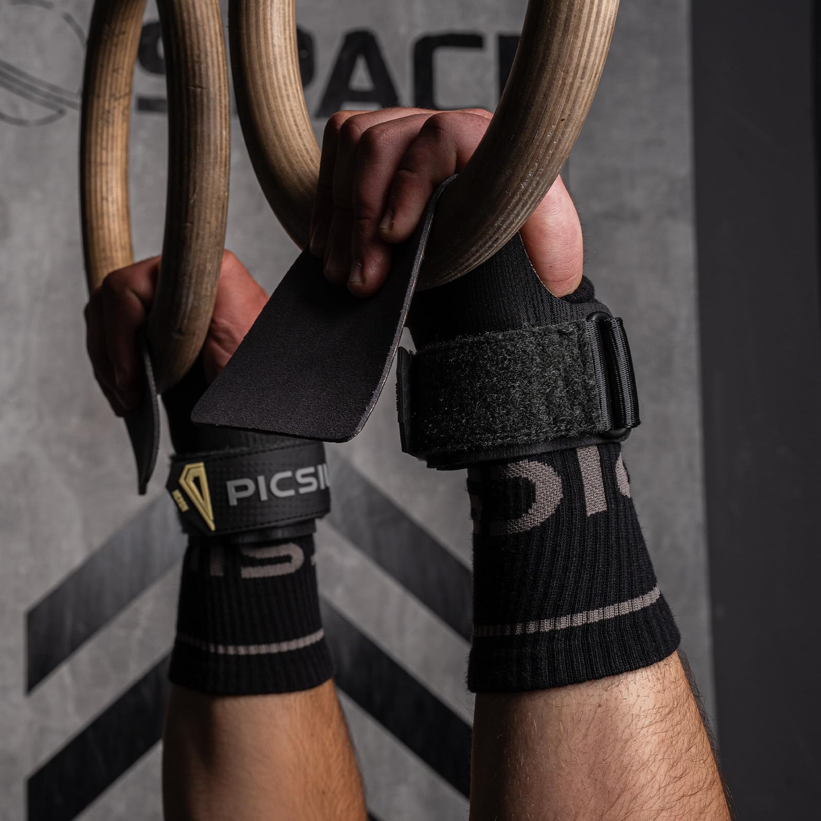 PICSIL - Heron Grips + Wristbands + Carry Bag | Full Hand Protection for Crosstraining & Gym | Use Without Chalk | Hybrid Grip with PU, Aramid & Microfiber | Unisex - Image 7