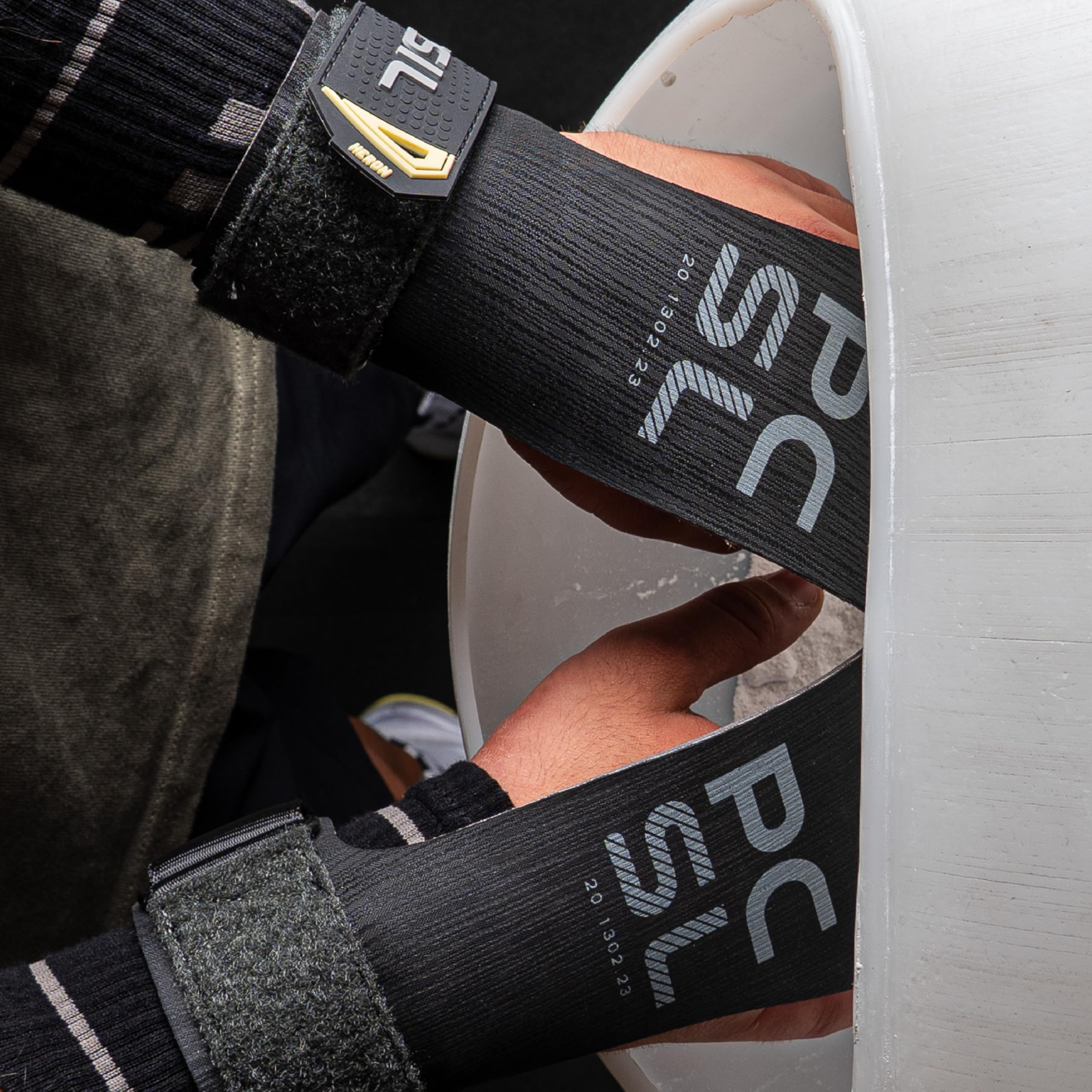 PICSIL - Heron Grips + Wristbands + Carry Bag | Full Hand Protection for Crosstraining & Gym | Use Without Chalk | Hybrid Grip with PU, Aramid & Microfiber | Unisex - Image 8